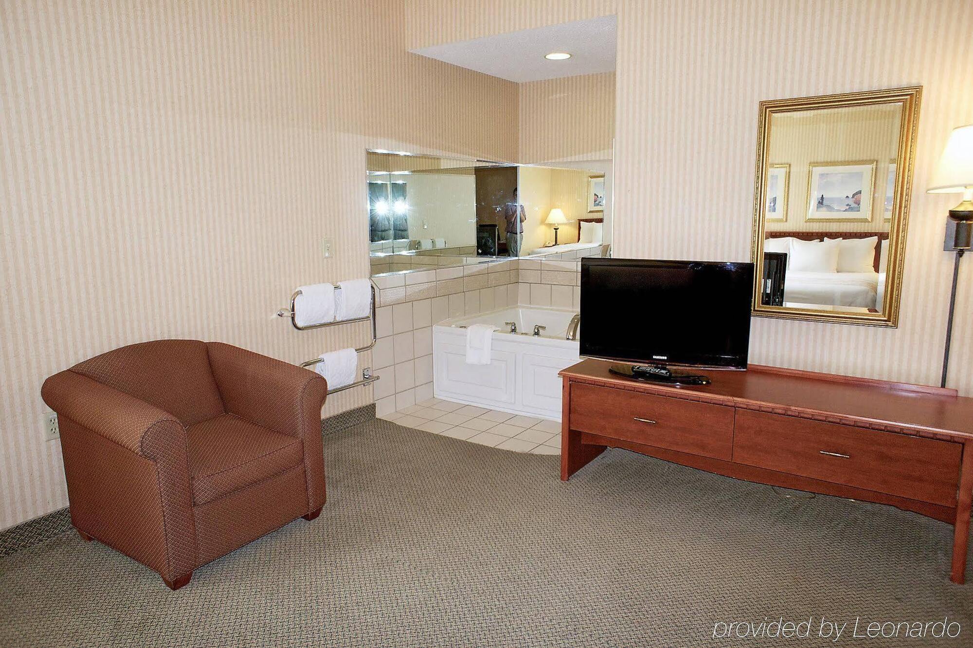 La Quinta By Wyndham Milwaukee Sw New Berlin Hotel Ngoại thất bức ảnh