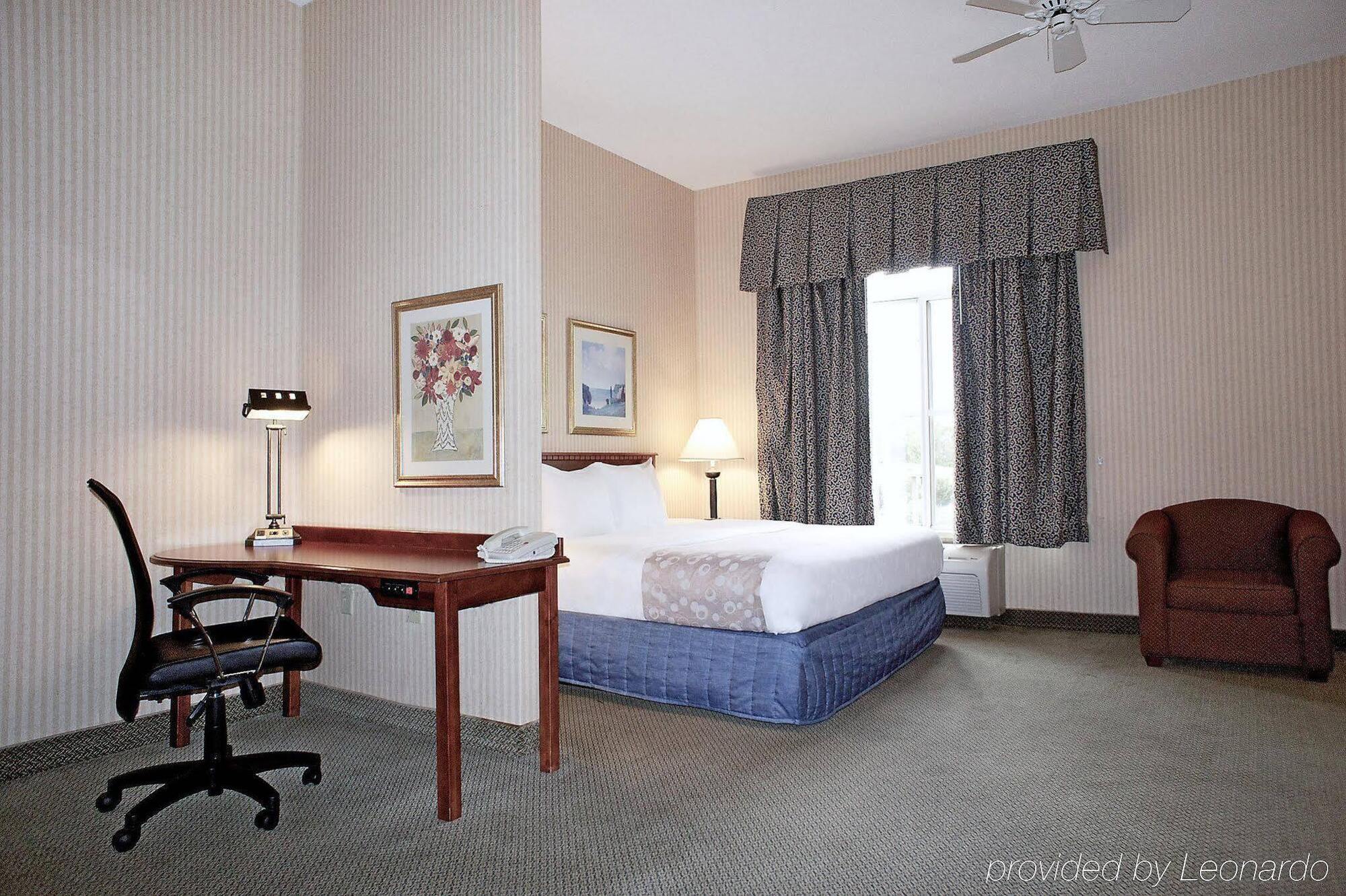 La Quinta By Wyndham Milwaukee Sw New Berlin Hotel Ngoại thất bức ảnh